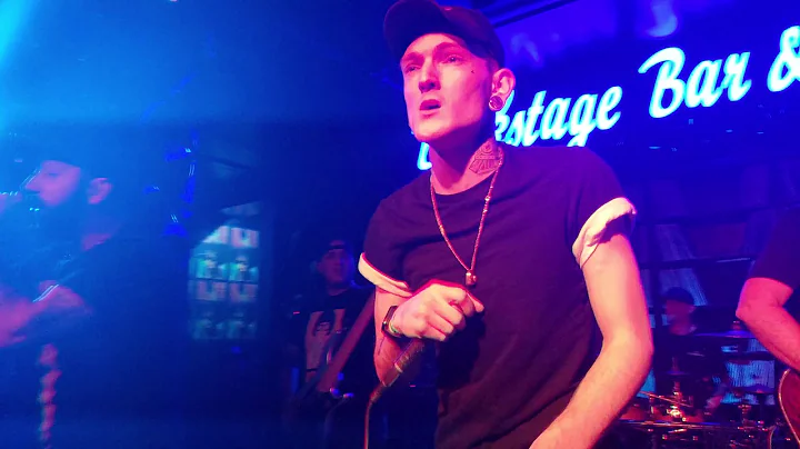 We Predict A Riot - world unknown LIVE