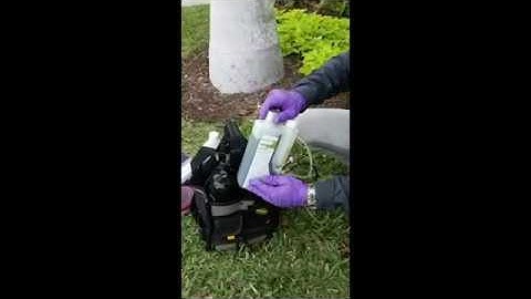 Injecting Palms, part 6 - Priming the QUIK-jet AIR for Palm Injections