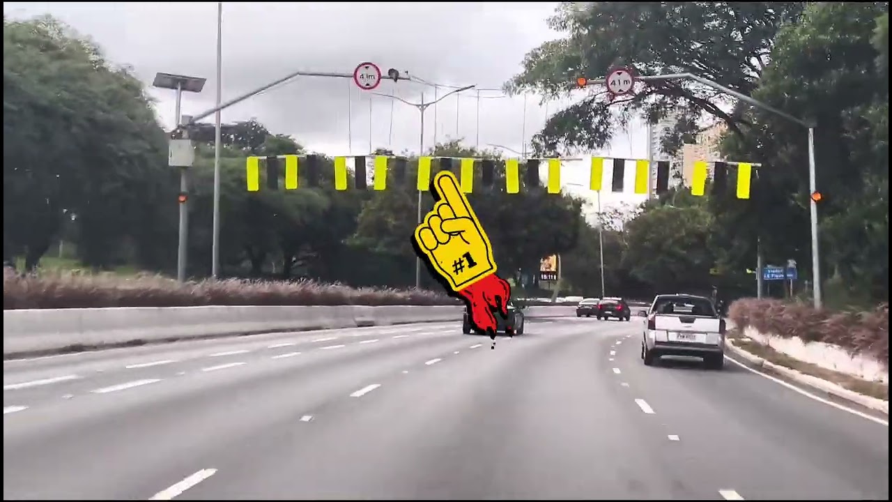 AV 23 DE MAIO TRAVADA POR CAUSA DE AClD3NT3. 