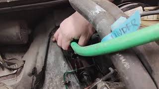 Saab 900 Getting the heat core out