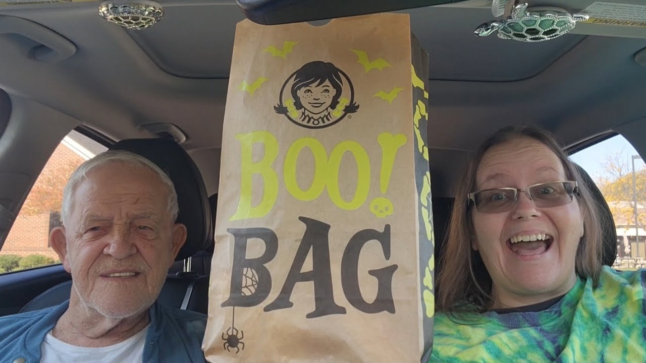Обзор Wendy's Boo Bag #foodreview #wendys #fastfood #honestfoodreviews #fastfoodreview