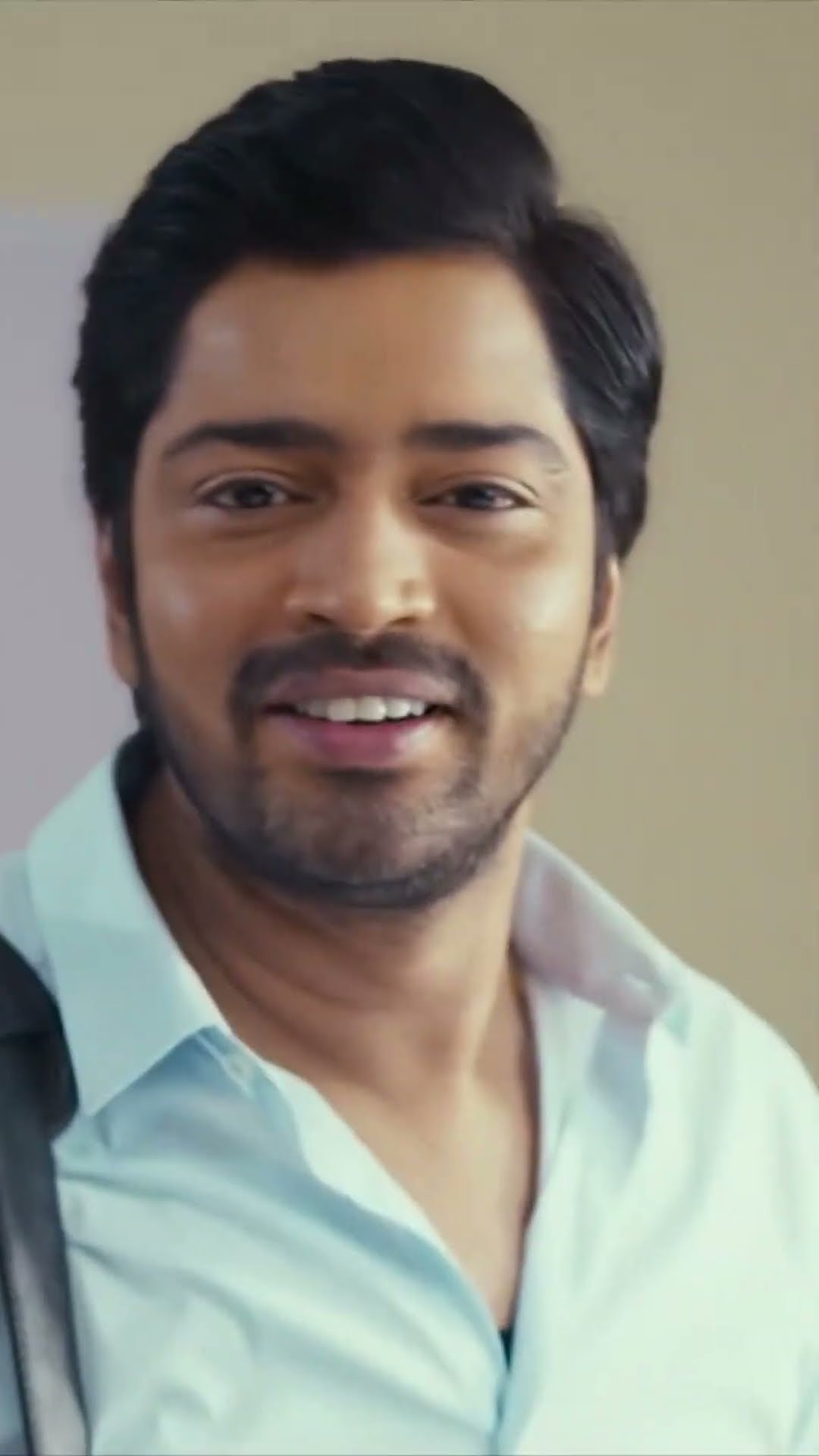 Allari Naresh Ek Ghanta Bank Me Late Aata Hai #GoldThief #allarinaresh #youtubeshorts #bestshorts