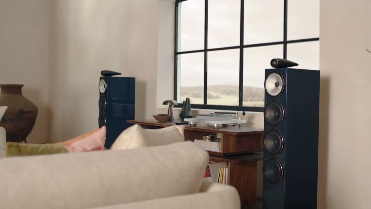 B&W 702 S3 Signature Lifestyle 3 Video