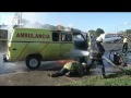 Se incendia ambulancia que transportaba cadáver