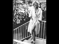 Marilyn Monroe - "The Seven Year Itch"  Meets The Crowd