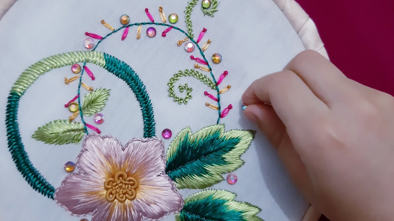 طرز الرباطي باليد موديل جلابة أو قفطان للبنوتات الصغيرات