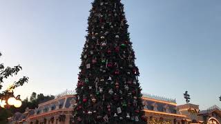 Disneyland Christmas Tree Lighting 2017 | Pepper Tree Villa