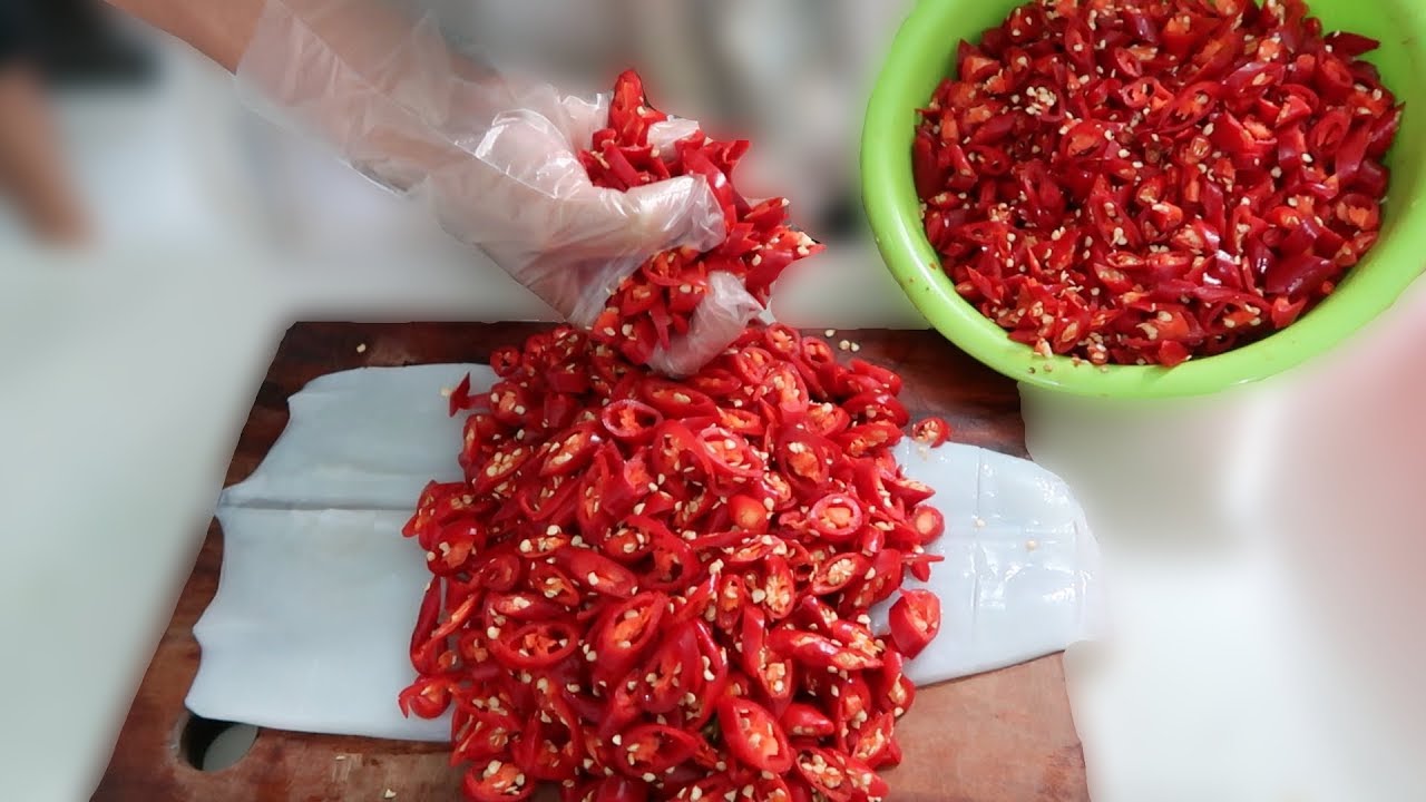Lâm Vlog - Thử Thách Ăn Mực Nướng Siêu Cay 500 Trái Ớt | Spicy Eating Challenge