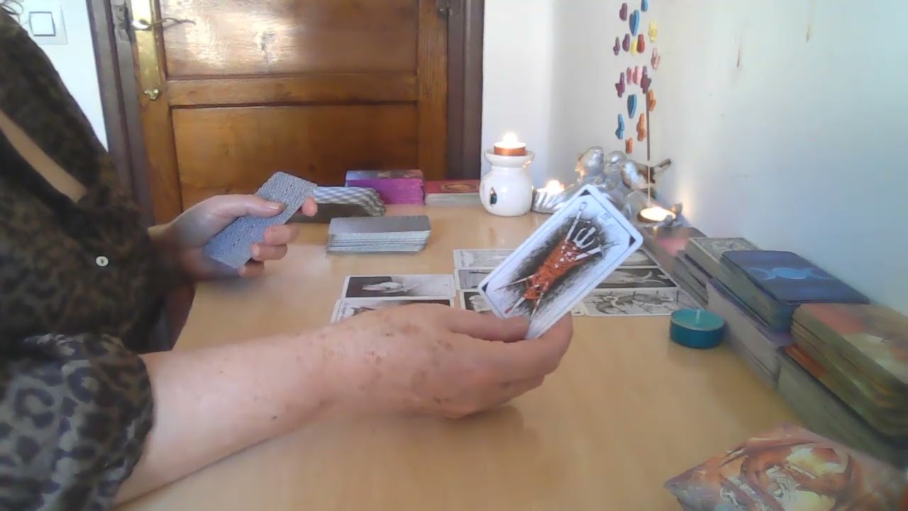 INTERACTIVO: CÓMO ESTÁ EN SU RELACIÓN? QUÉ PIENSA,SIENTE? CÓMO TE VÉ A TÍ?QUE PIENSA,SIENTE Y HARÁ?