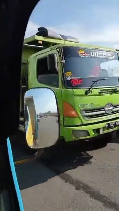 jadi anak laki-laki satu-satunya itu tidaklah mudah