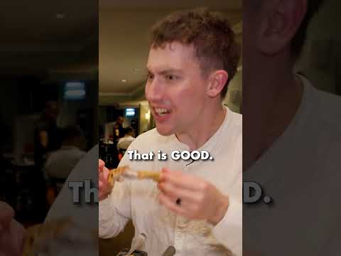 Two Brits have their <strong>minds</strong> blown by Soul Food Fried Chicken!