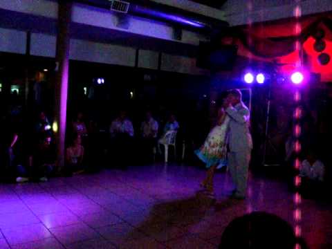ESTEBAN VELAZQUEZ Y MONICA GOMIS ESTA NOCHE DE LUNA