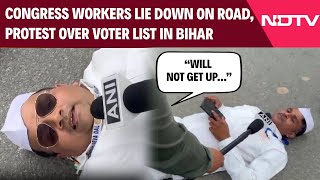 Bihar News | Congress Workers Lie Down On Road, Protest Over Voter List In Bihar