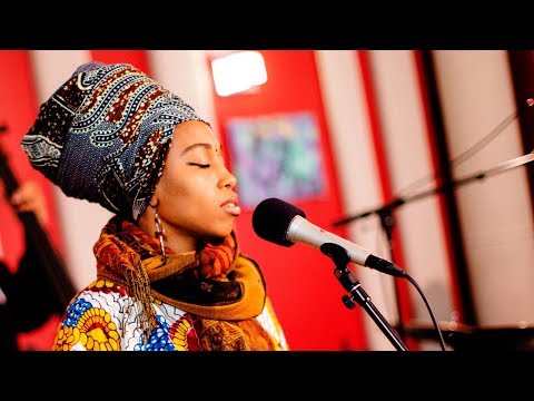 Guarda Jazzmeia Horn 'Tight' | Live Studio Session su YouTube Guarda Jazzmeia Horn 'Tight' | Live Studio Session su YouTube