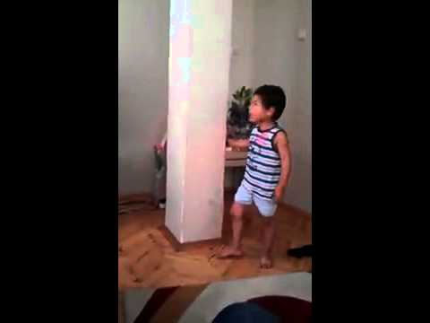 the-lizard-child-:-funny-youtube-videos