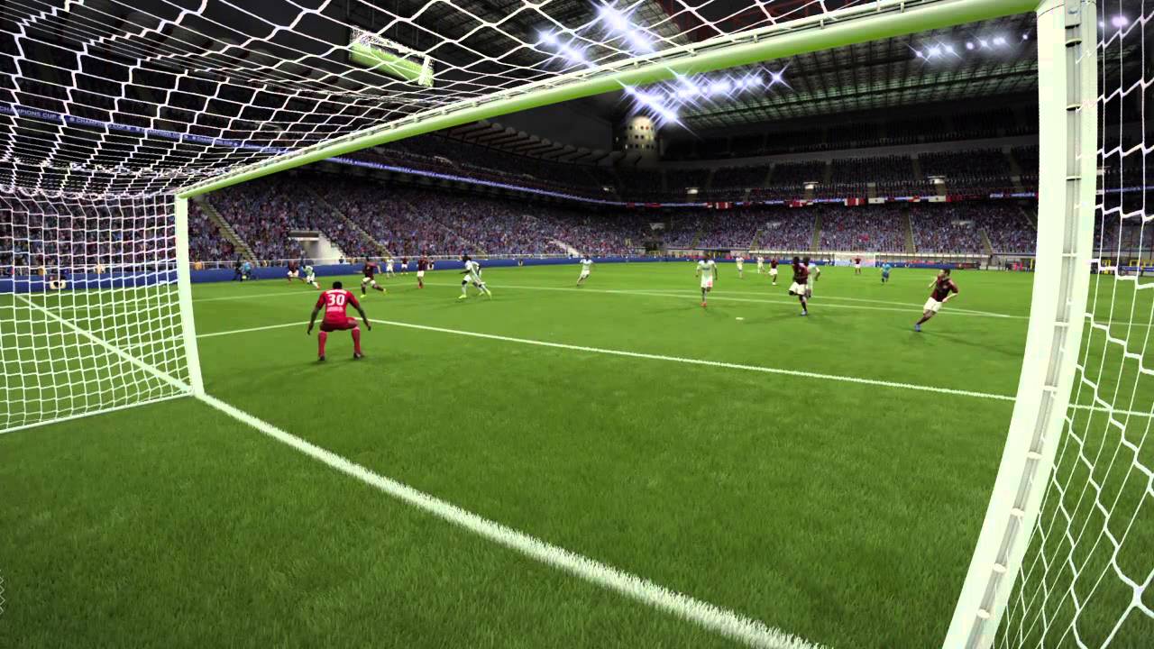 Tevez funny goal to Mandanda