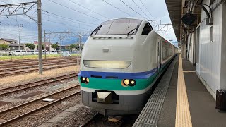 まるで特急みのり！上沼垂色E653系しらゆき3号、直江津駅にて