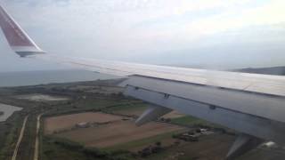 Norwegian Air Shuttle Boeing 737-800 landing at Barcelona