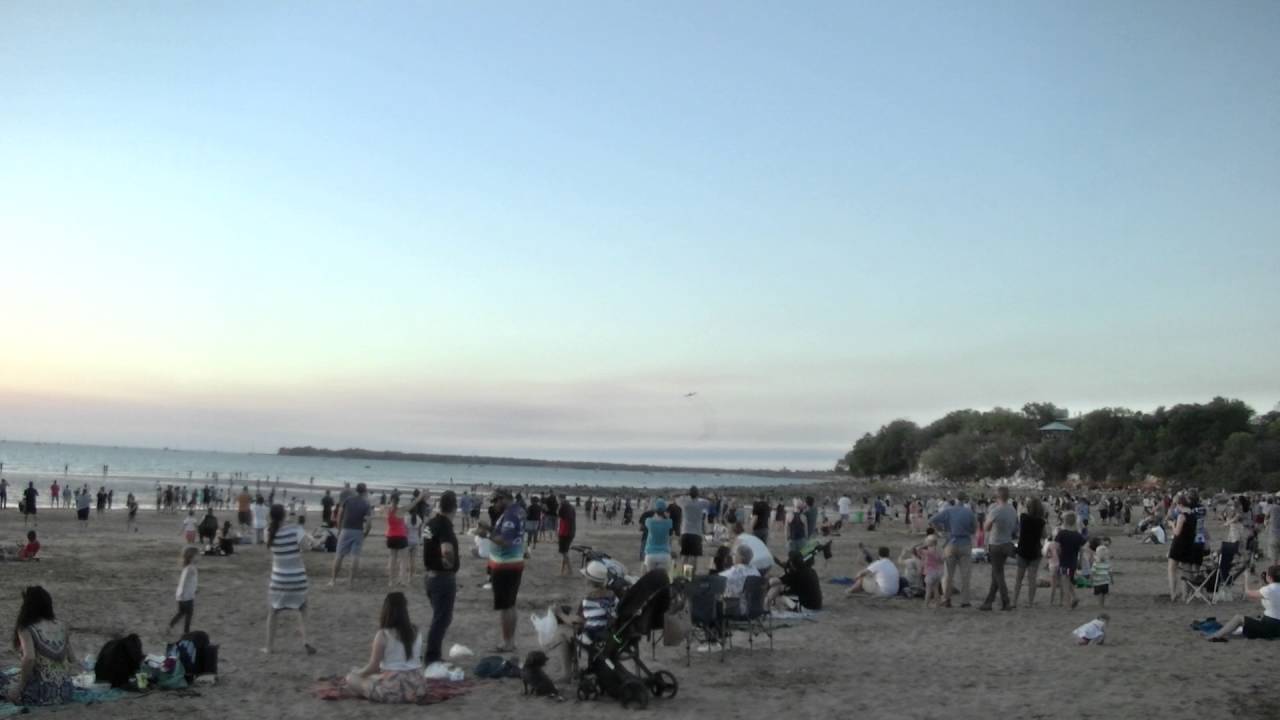 RAAF AP3C Orion High Speed Fly Past Mindil Beach Market