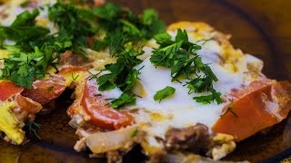 Яичница с тушенкой, луком и помидорами - вкусно и просто! Яичница с тушенкой, луком и помидорами - вкусно и просто!