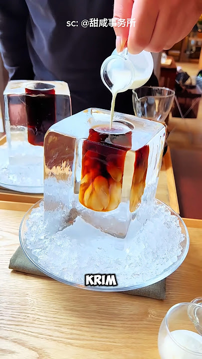 Ice cubes as a substitute for glasses so you don't have to wash them #shortvideo #shorts