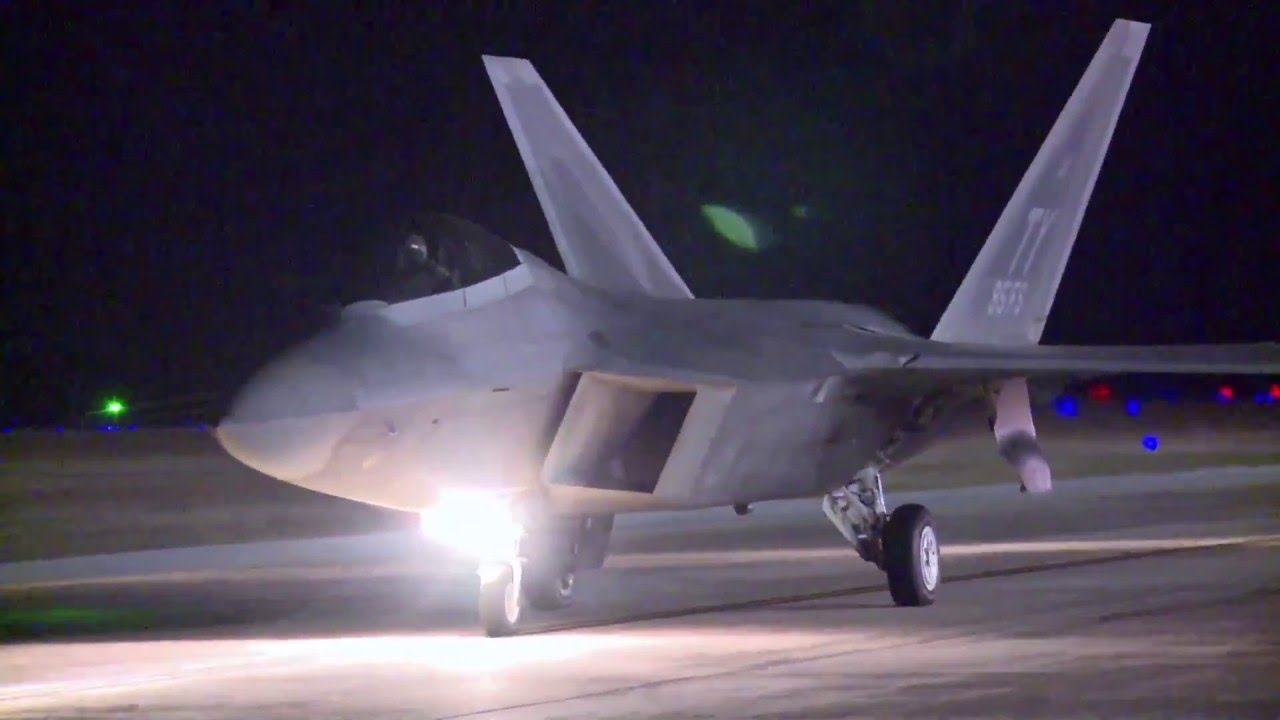 Amazing Footage • US Air Force • F-22 Raptors • Nighttime Full After Burner Take off