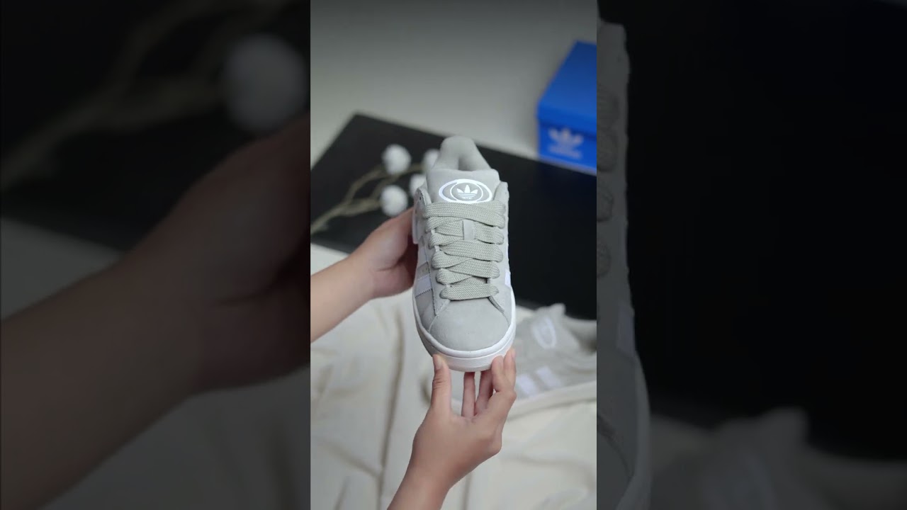 The Adidas Campus 00s Putty Grey Cloud White is here to make a statement. 🏃🏼‍♀️🫶🏻🚏✨