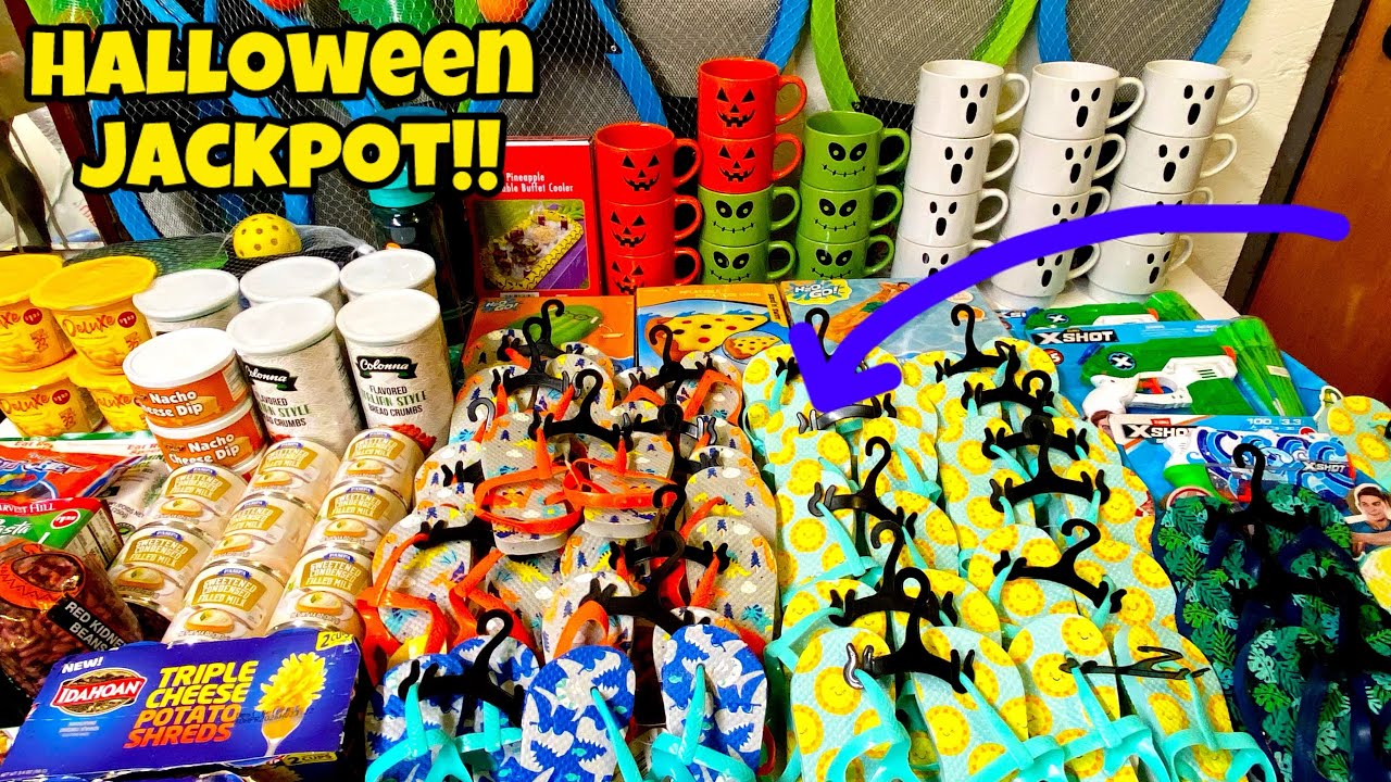 Dumpster diving 2025 JACKPOT!! Groceries, Toys, Slippers, Halloween Mugs!