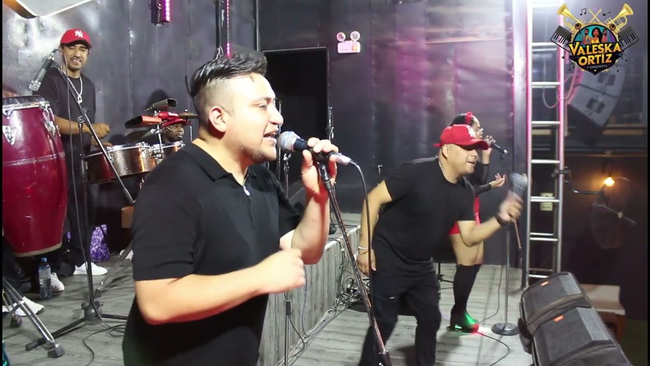 LA NOCHE MAS LINDA DEL MUNDO