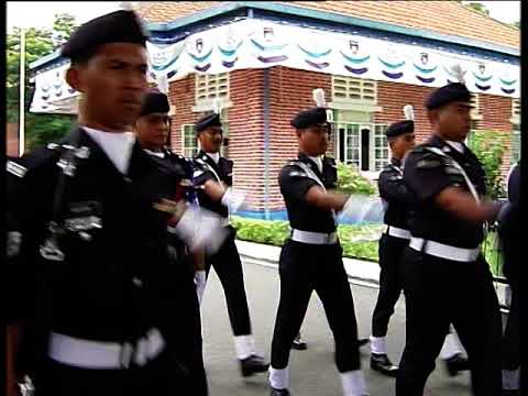 Pertukaran Pengawal \u0026 Turun Bendera PDRM