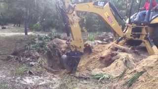Caterpillar 420F BackHoe/Loader digging