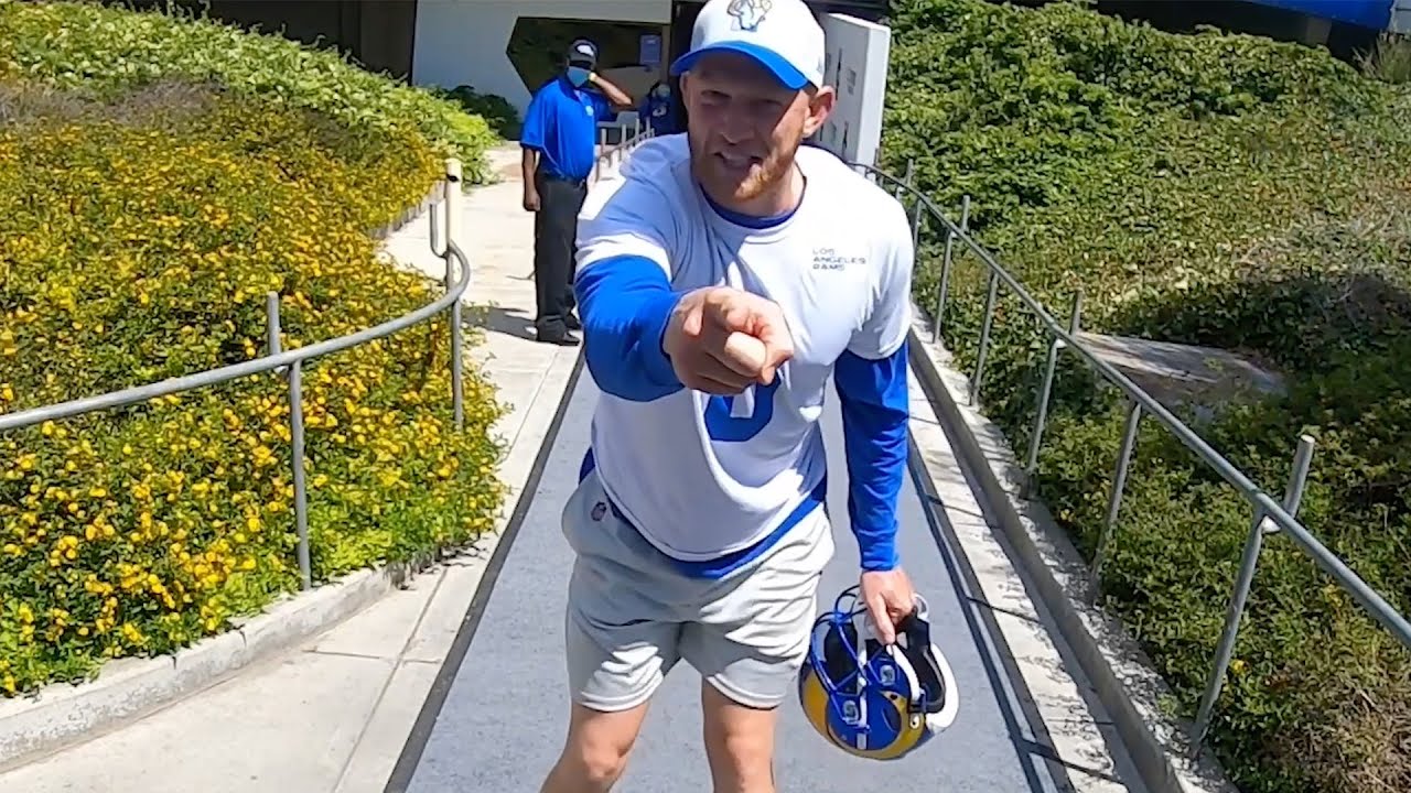 Does Pineapple Belong On Pizza? Rams Players Debate | QOTD