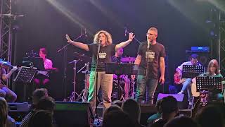 Μέσα σ' ένα τρένο βάλτε LIVE | Χριστίνα Κουλάκου - Jo Di