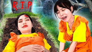 Sorry Mom Doll... Please wake up!! - Very Sad Story FNF vs Squid Game Real Life Compilation