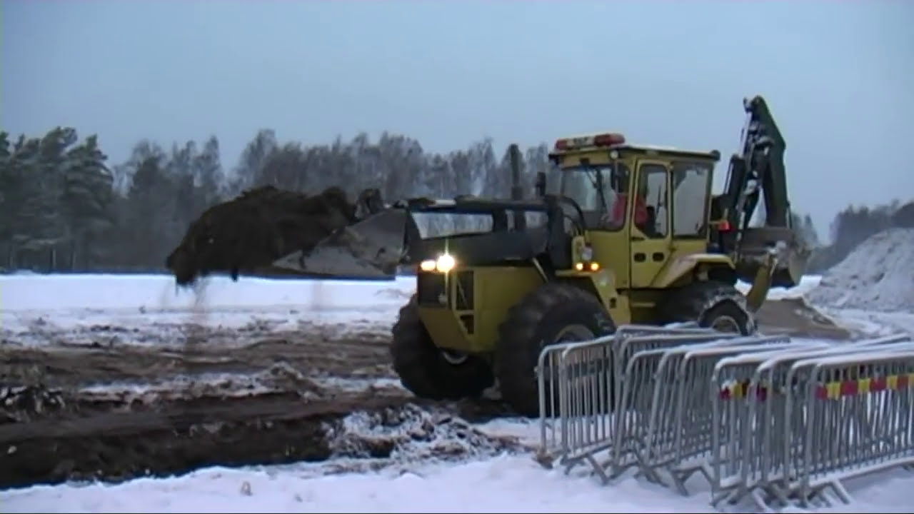 Volvo BM 6300 Backhoe levels after pipe plant with soil 2012