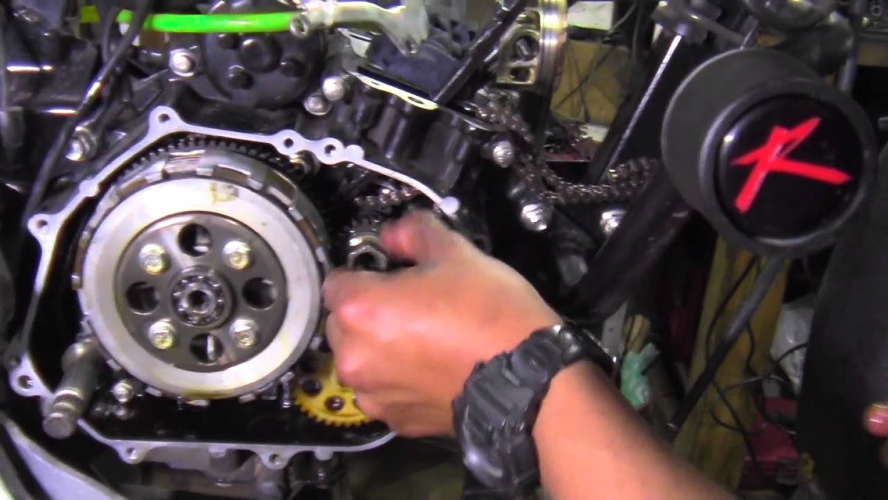 Pulsar 135 aprendiendo en la escuela