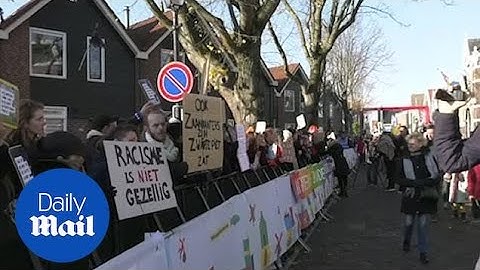 Woedende antiracisme-demonstranten botsen met 
