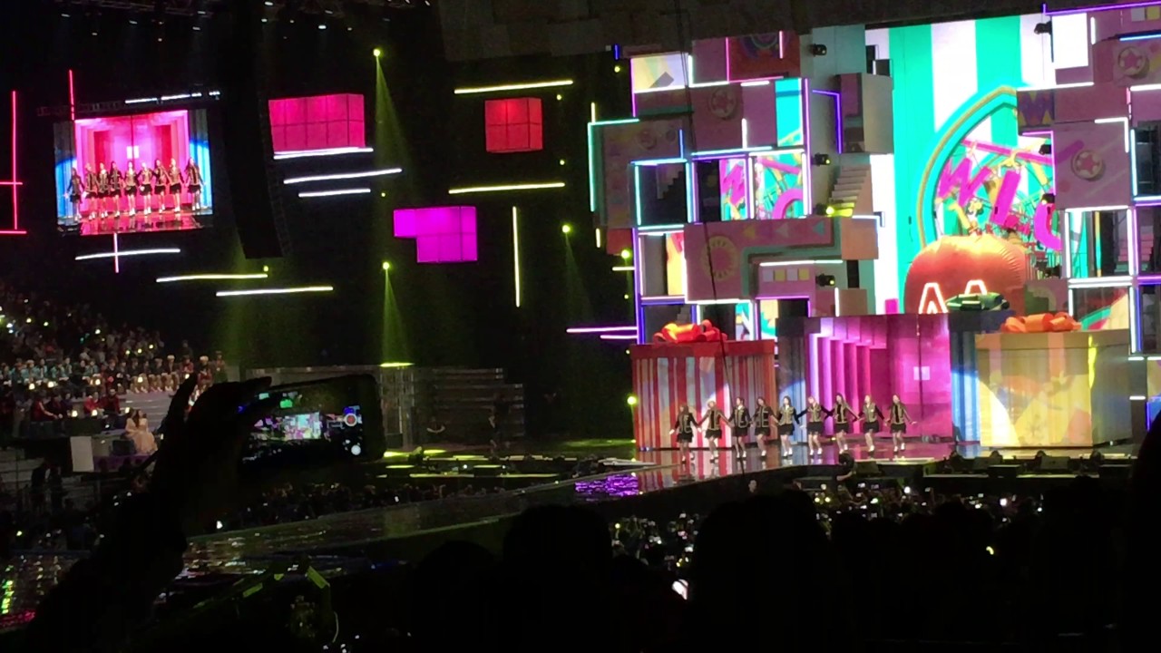 [fancam] 20161202 트와이스 Twice - Cheer up + TT MAMA2016