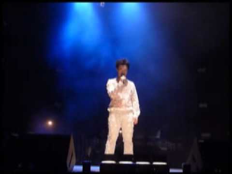 Eason Chan Moving On Stage 26 陳奕迅－開場－K歌之王－背包