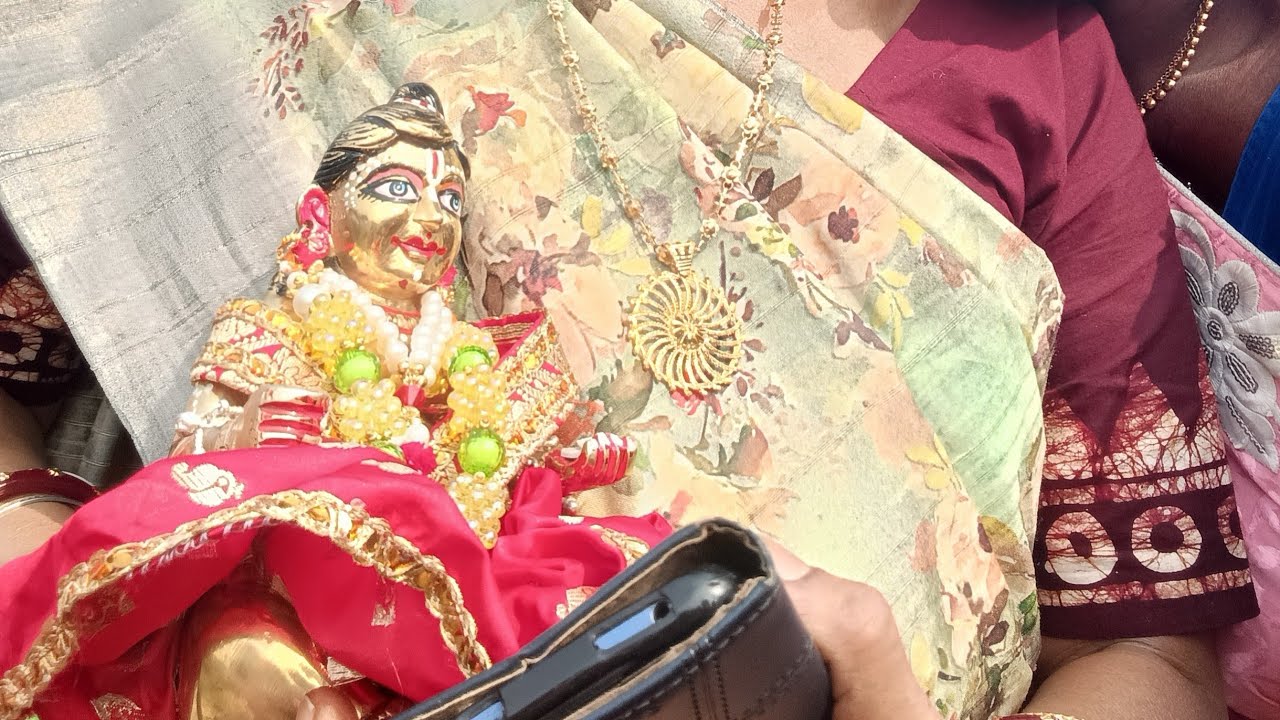 Utthani short's is live সবাই মিলে আড্ডা