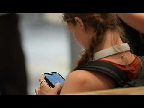 UK unveils plans for voluntary overnight social media curfew for older teens
