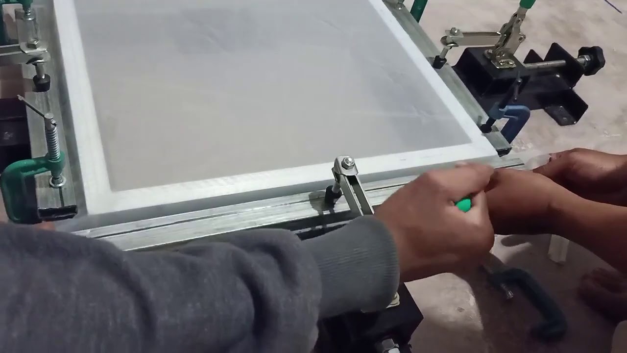 Pemasangan Screen Di Alat Penarik 1