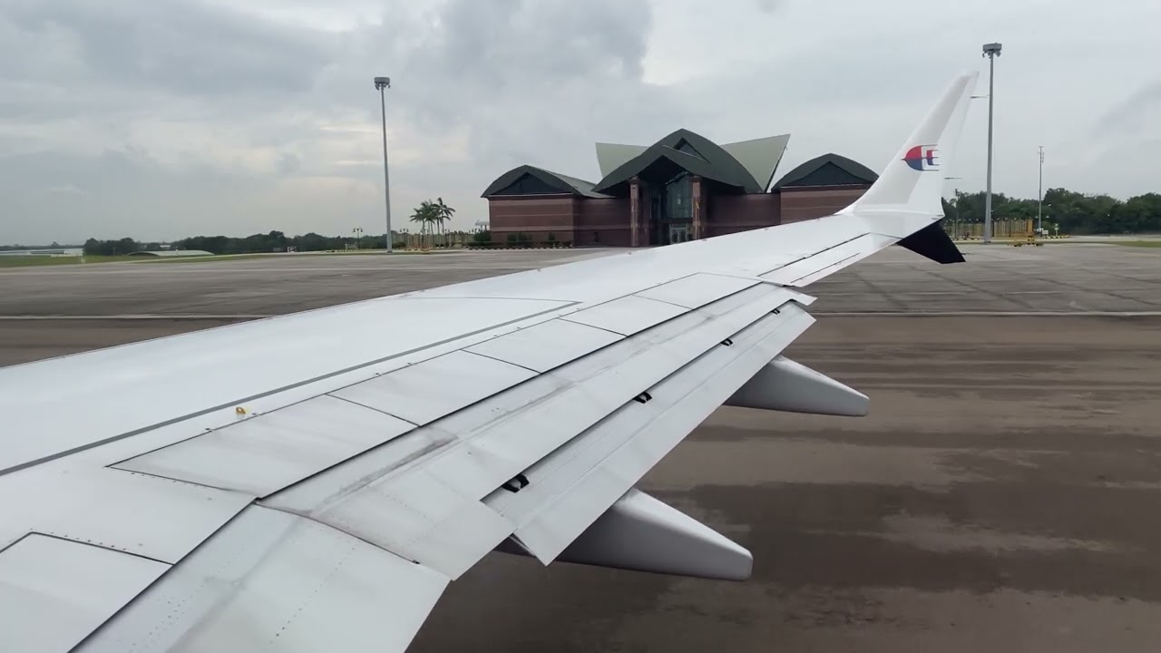 [28/11/2025] Malaysia Airlines - Boeing 737-8 MAX Takeoff at Kuala Lumpur International Airport