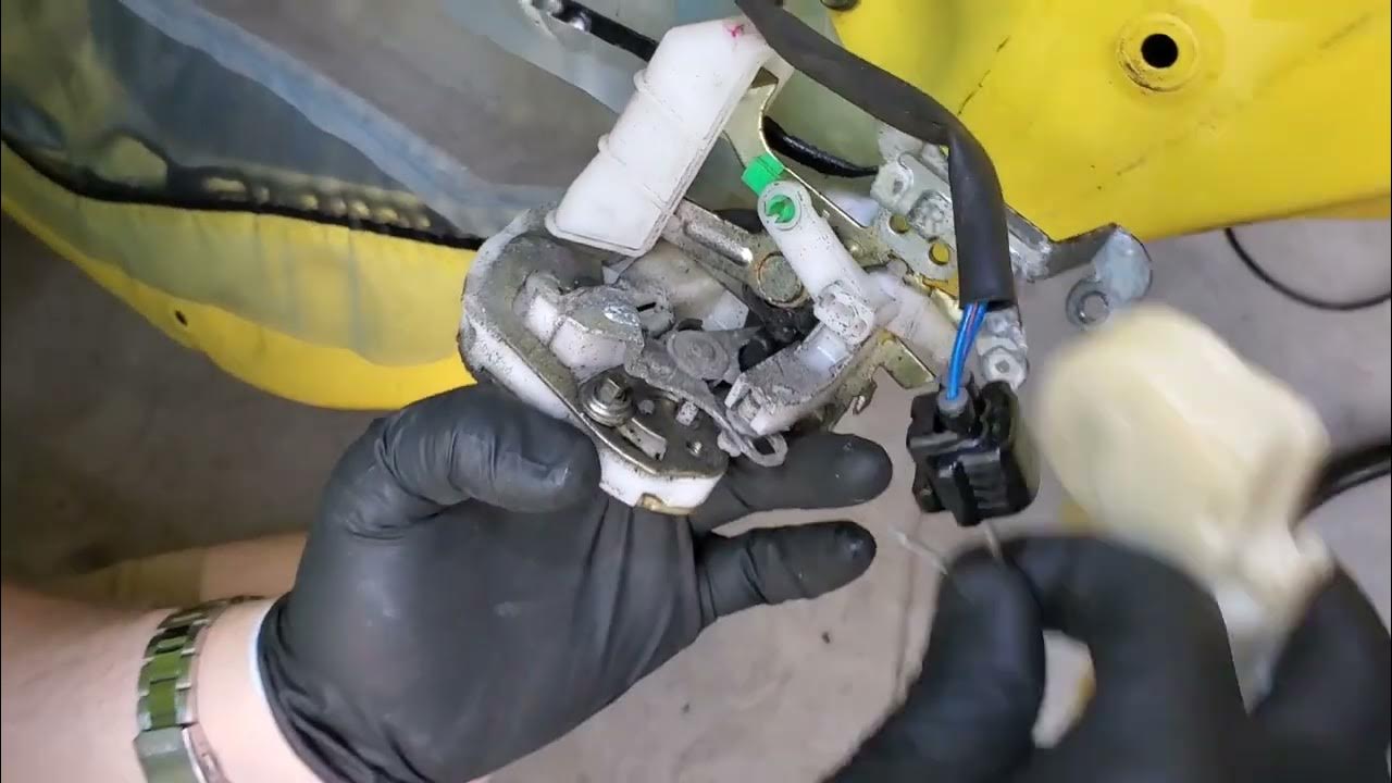 How to fix door doesn't lock or unlock from remote, replace door lock