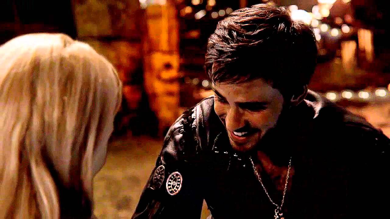 Captain Hook & Captain Jack Sparrow  Parallels ouat 
