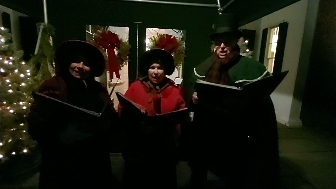 LONG ISLAND LI CHRISTMAS CAROLERS IN DICKENS OUTFITS STAN WIEST MUSIC