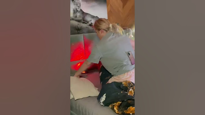 Prank- przyklejam telefon dziewczyny do jej pleców #shorts #prank @ukwozniakk