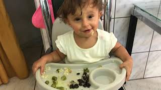Dia A Dia Em Família Gabriel Comendo Peixe Frito Brincadeira De Criança Vida Em Família