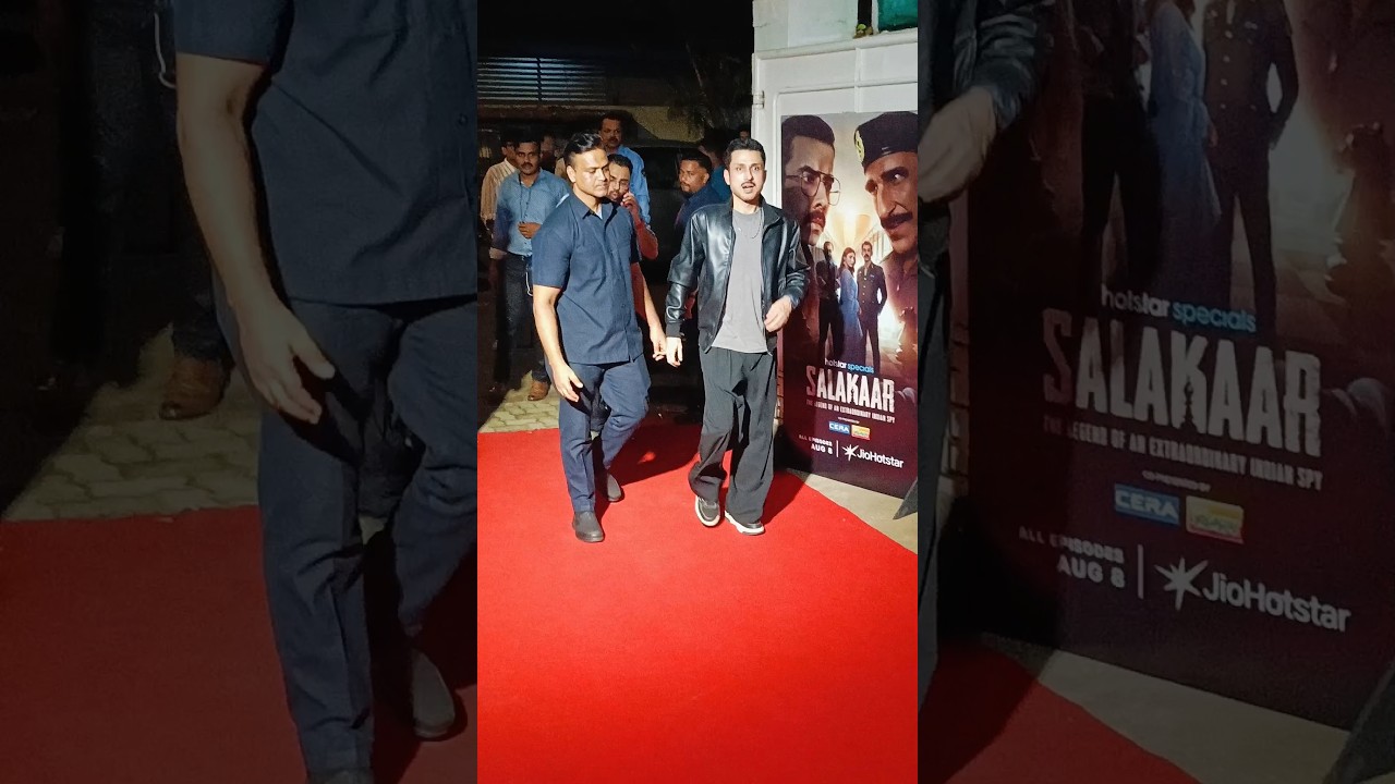 Guess Who Just Walked in At Salakaar Movie Screening 