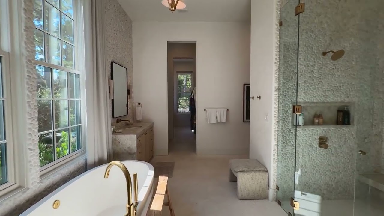 Walkthrough | 117 Featherbed Alley